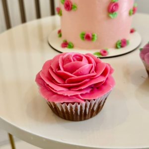 Cupcake recheado e decorado (sem embalagem)