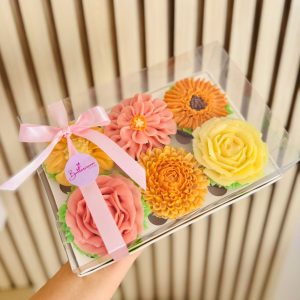 Caixa com 6 cupcakes (recheados e decorados)