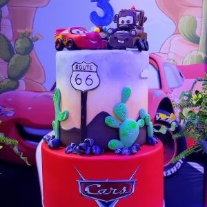 Bolo fake Carros , Hotwheels, Safari , Fundo do mar, Marinheiro 2 andares