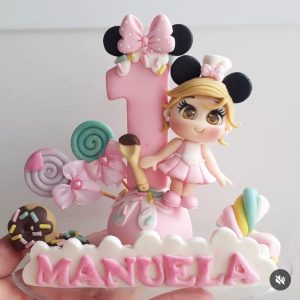 Vela em biscuit Minnie Confeiteira