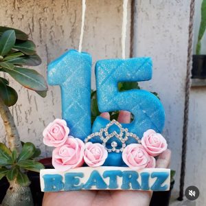 Vela em biscuit 15 anos
