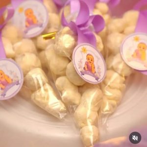 Cone Pequeno com a média de 30g de Pipoca Gourmet